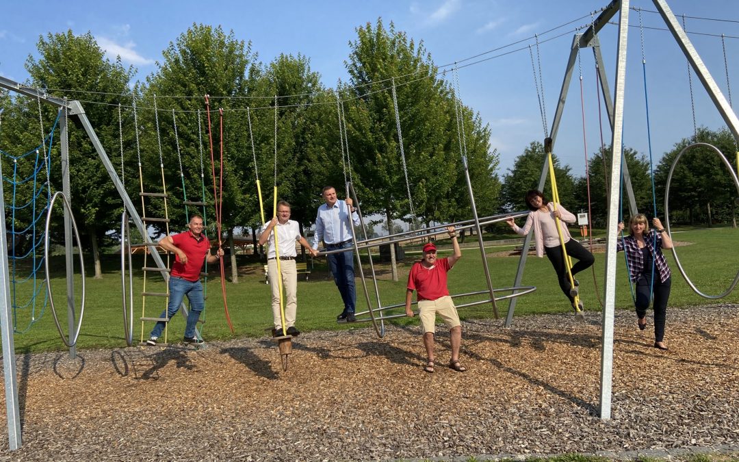 EU-Abgeordneter Hannes Heide besucht EU-geförderten Motorikpark und Bogensportzentrum in Ansfelden