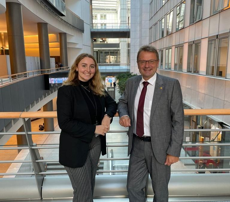 Herzlich wilkommen Joanna!