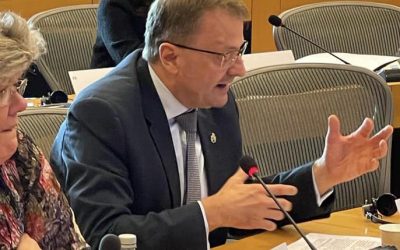 Kann die Regierung auf deine privaten Nachrichten zugreifen?