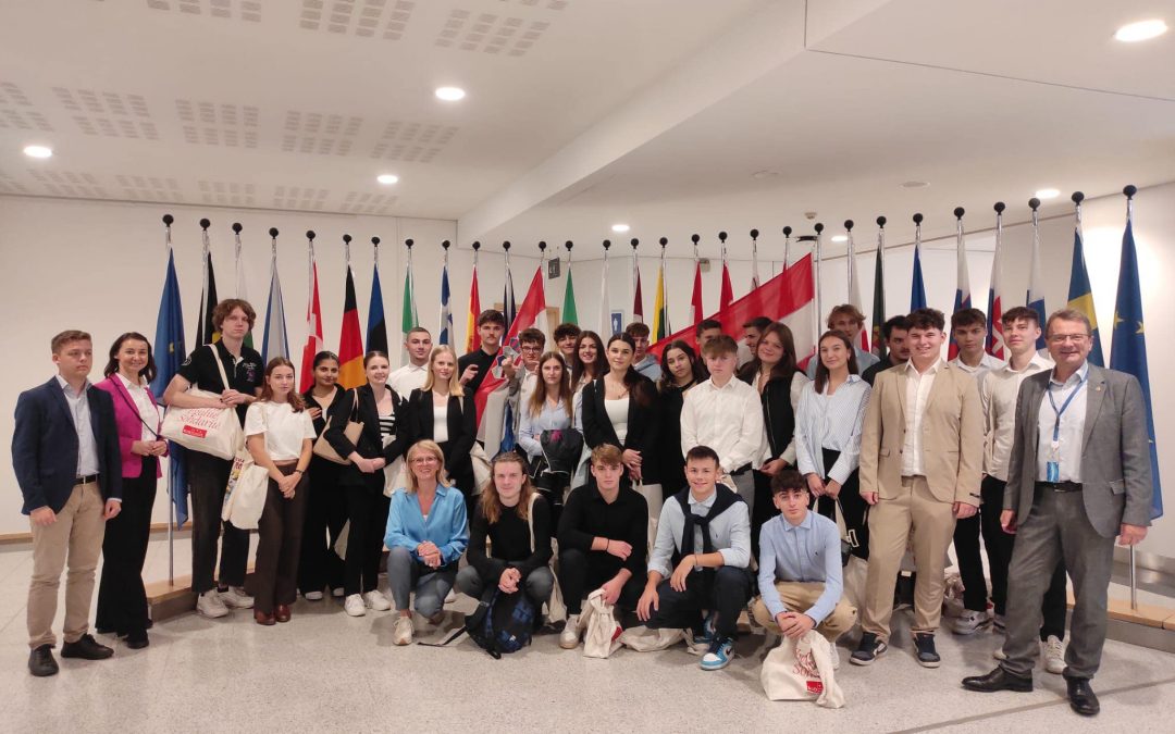 Spannender Austausch mit Schülerinnen und Schülern: HAK Bad Ischl besucht Europäisches Parlament