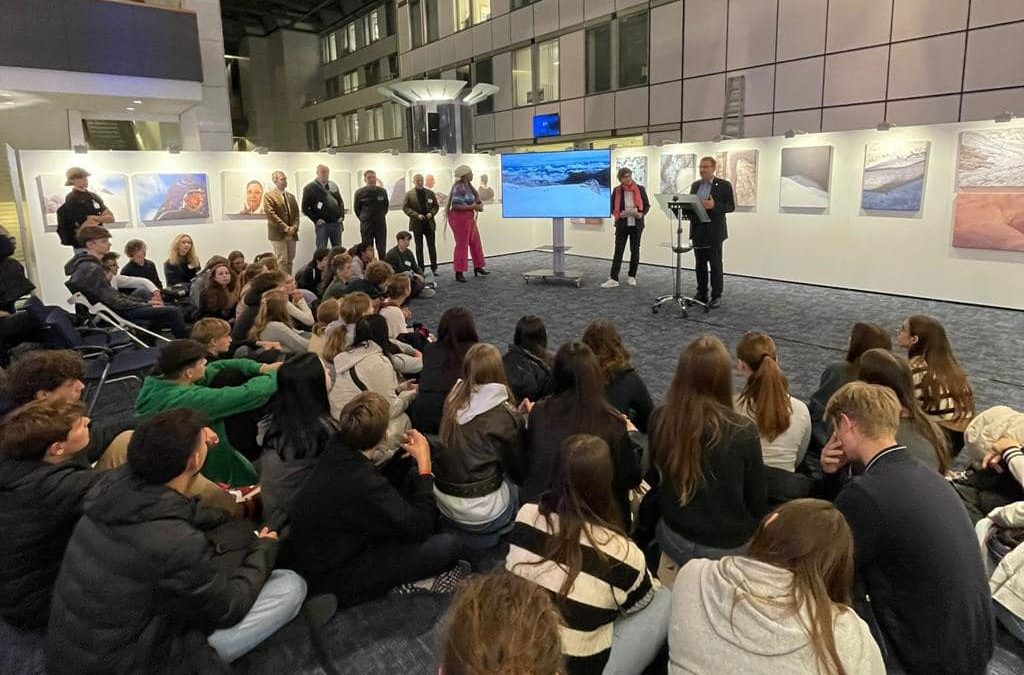 „Gletscher Porträts“ bringen den Dachstein ins Europäische Parlament