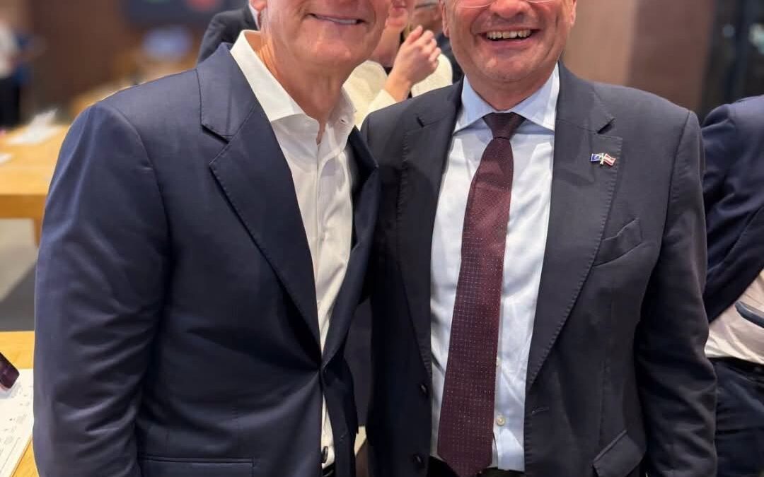 Im Austausch mit Tim Cook von Apple über Kinderschutz im digitalen Raum.